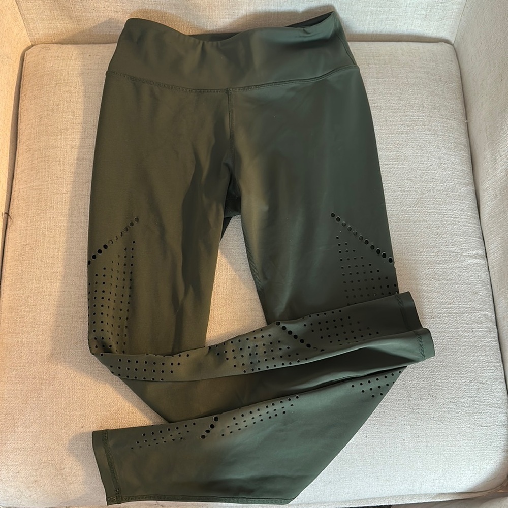 Senita Cut Pattern Leggings